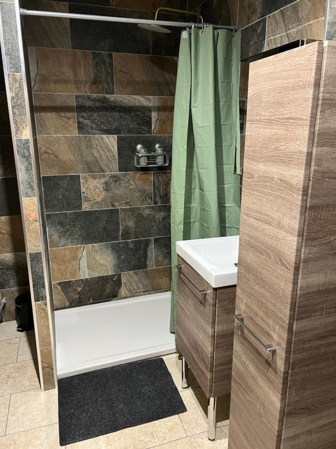 Apartament Charmant Logement Avec Jacuzzi Salon-de-Provence Zewnętrze zdjęcie